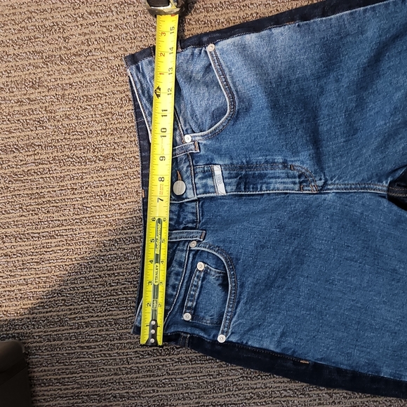 Closed Glow Jean's Size 28 - Picture 6 of 16